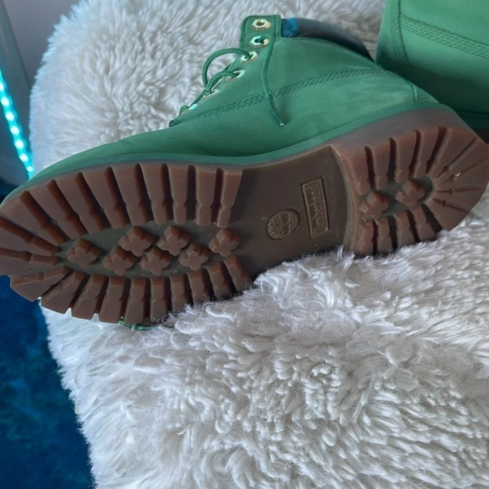 Timberland green genuine leather collectable special addition boots men or women
